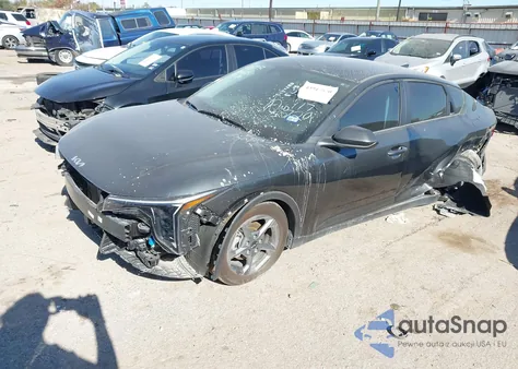 2025 Kia K4 Lxs z USA, uszkodzony, nr VIN 3KPFT4DE9SE117729